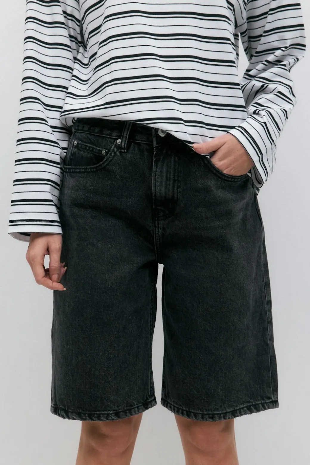 Baggy denim shorts