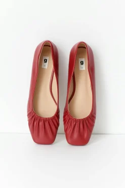 Ballet flats