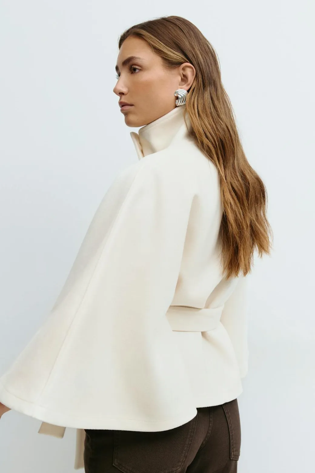 Belt cape jacket