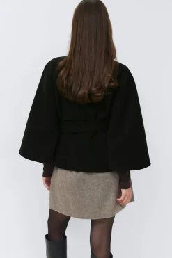 Belt cape jacket