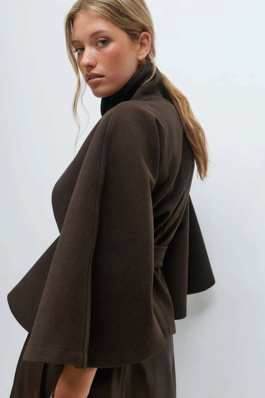 Belt cape jacket