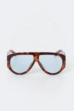 Bold aviator sunglasses