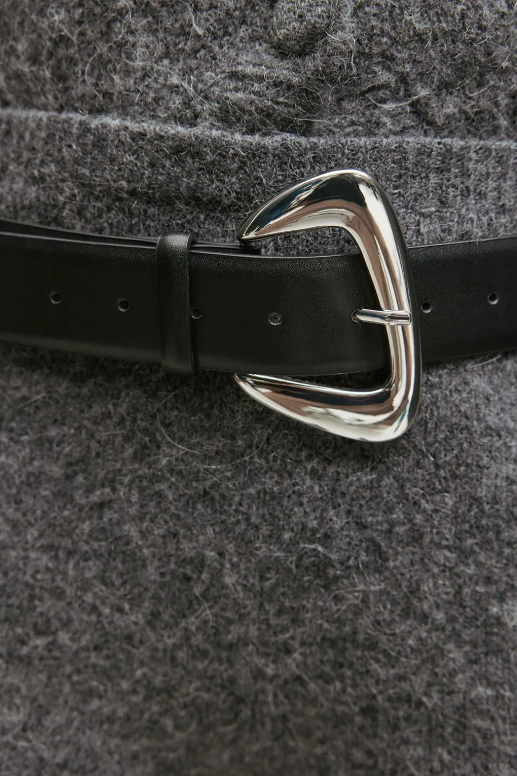 Chunky buckel belt