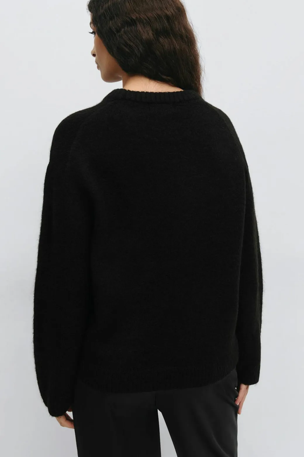 Crew neck knitted sweater