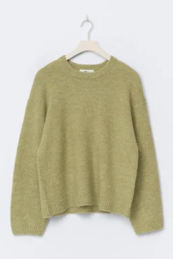 Crew neck knitted sweater