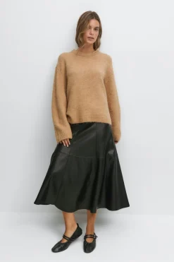 Crew neck knitted sweater