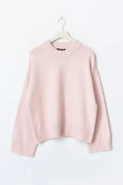 Crew neck knitted sweater