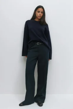 Crew neck knitted sweater