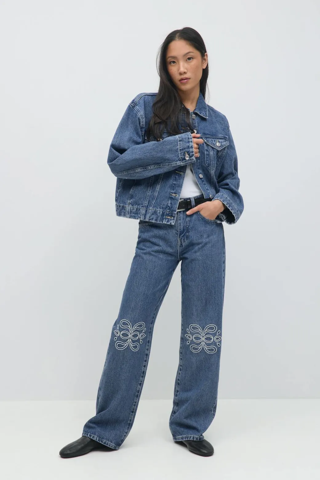 Embroidery jeans