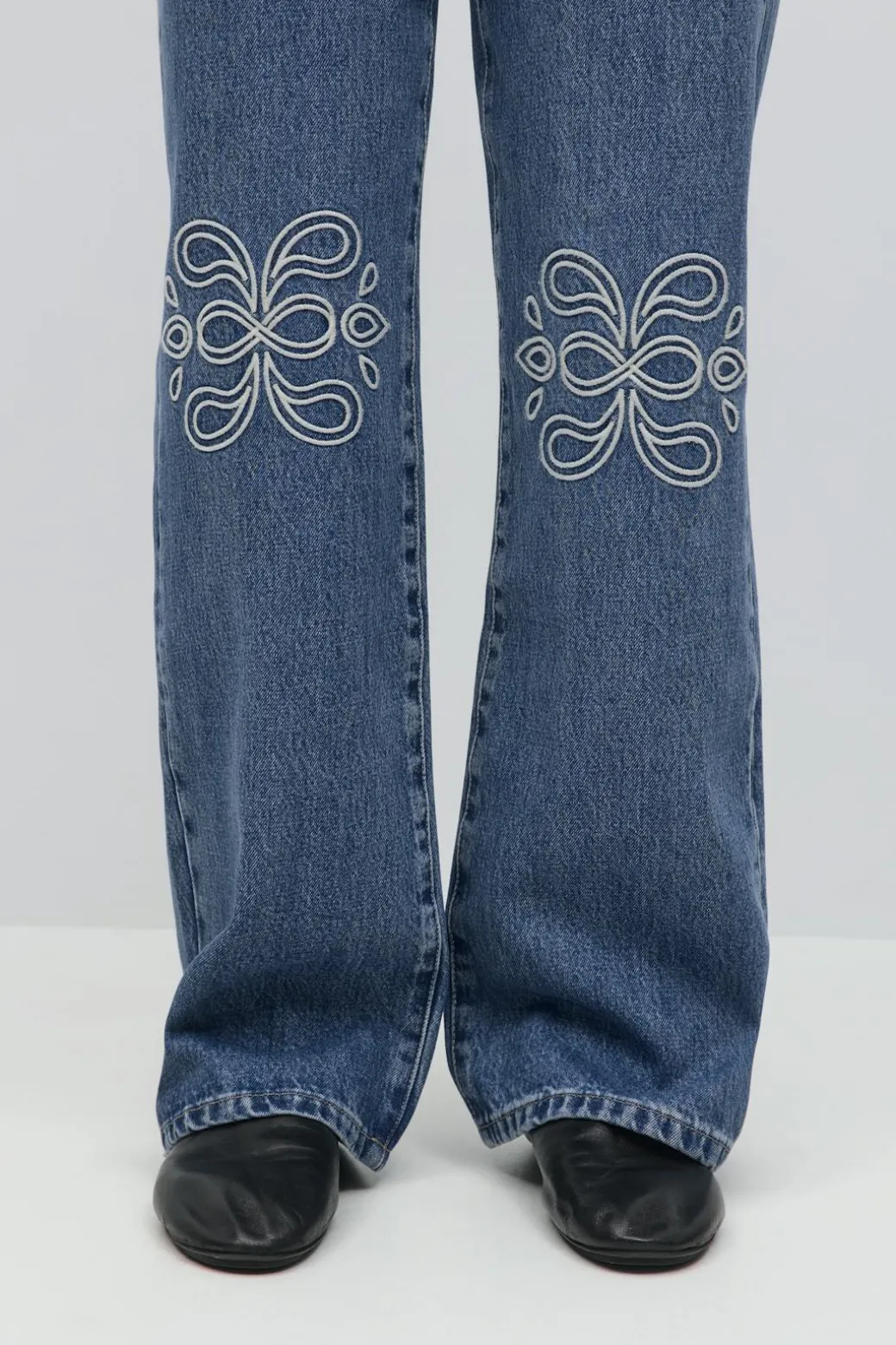 Embroidery jeans