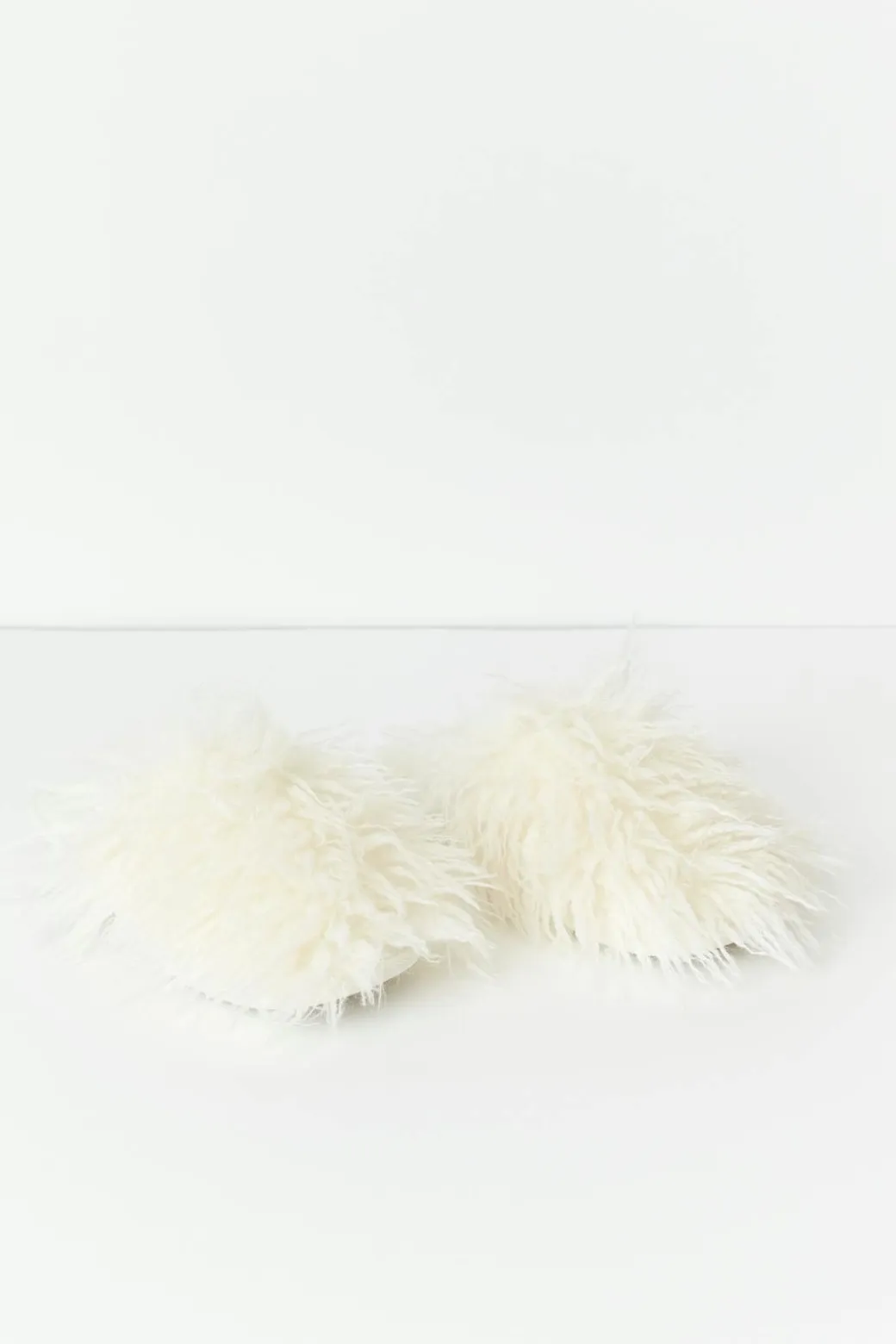 Fluffy faux fur slipper