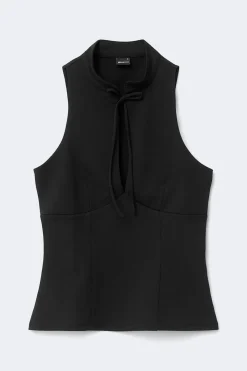 Keyhole tie top