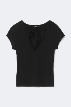 Keyhole top
