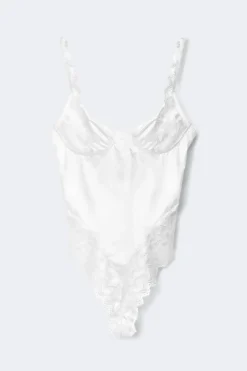 Lace detail body