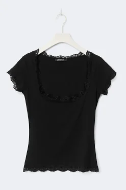 Lace detail scoop neck top