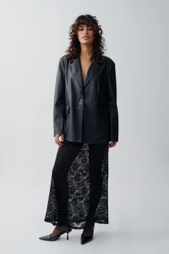 Lace skirt