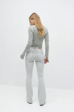Low waist bootcut jeans