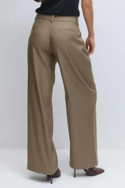 Low wide pleated trousers