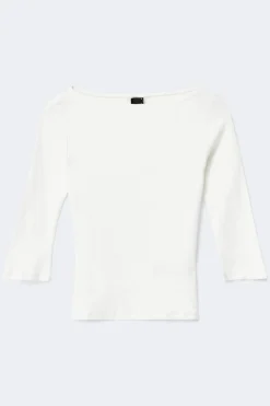 Quarter sleeve boatneck top