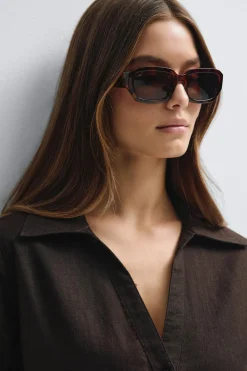 Rectangular sunglasses