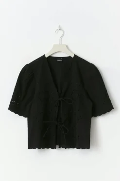 Scallop edge blouse