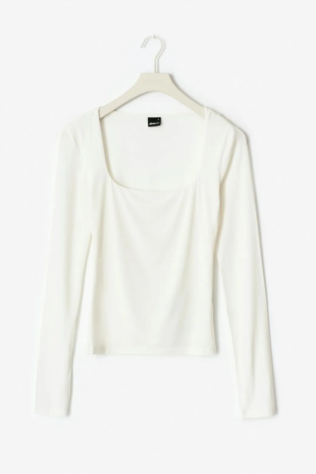 Scoop neck top