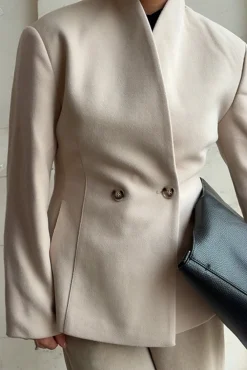 Shaped wool blend jacket