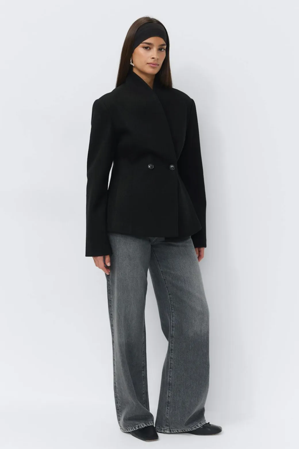Shaped wool blend jacket