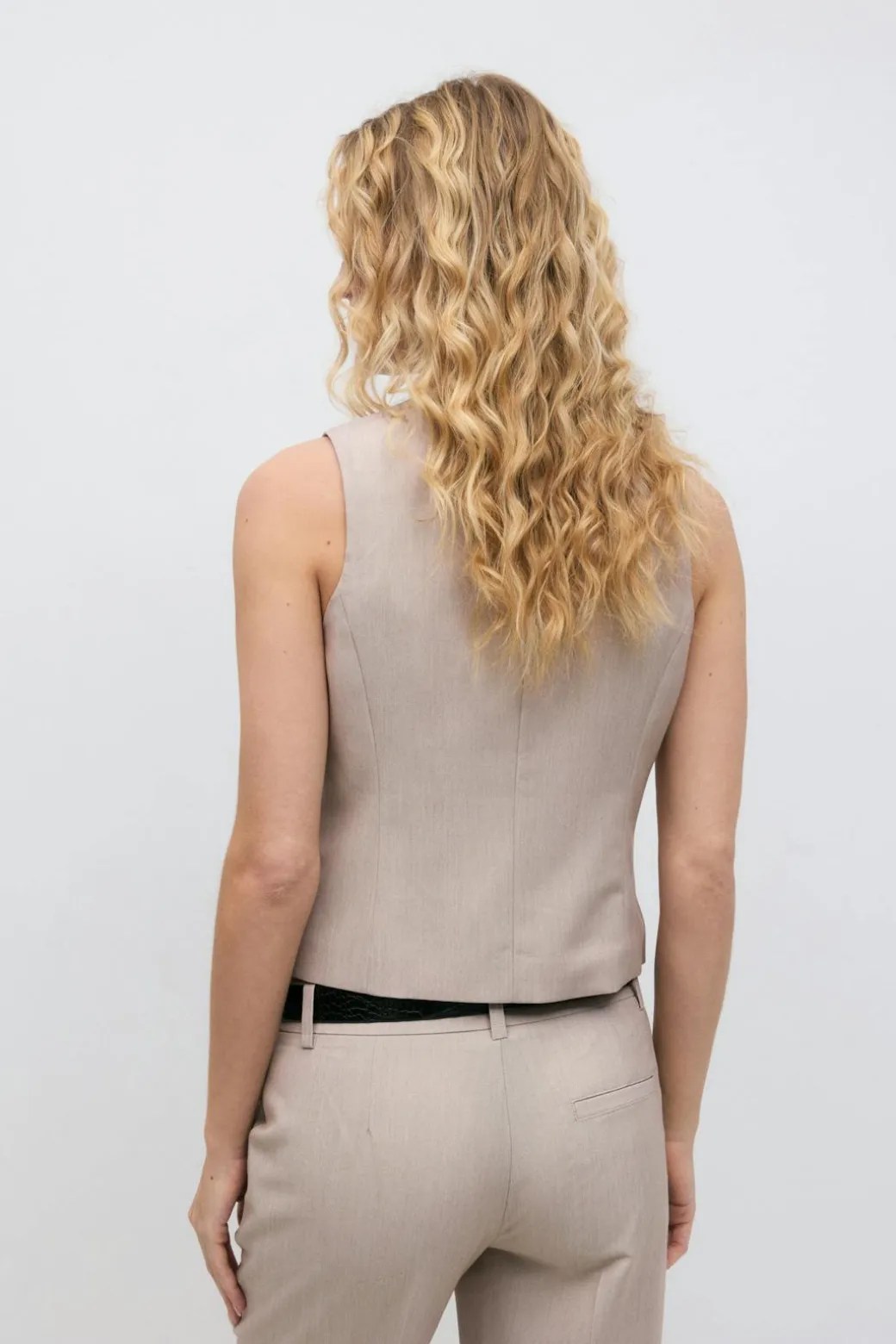 Short v-neck vest