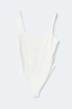 Square neck body