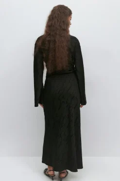 Structured skirt