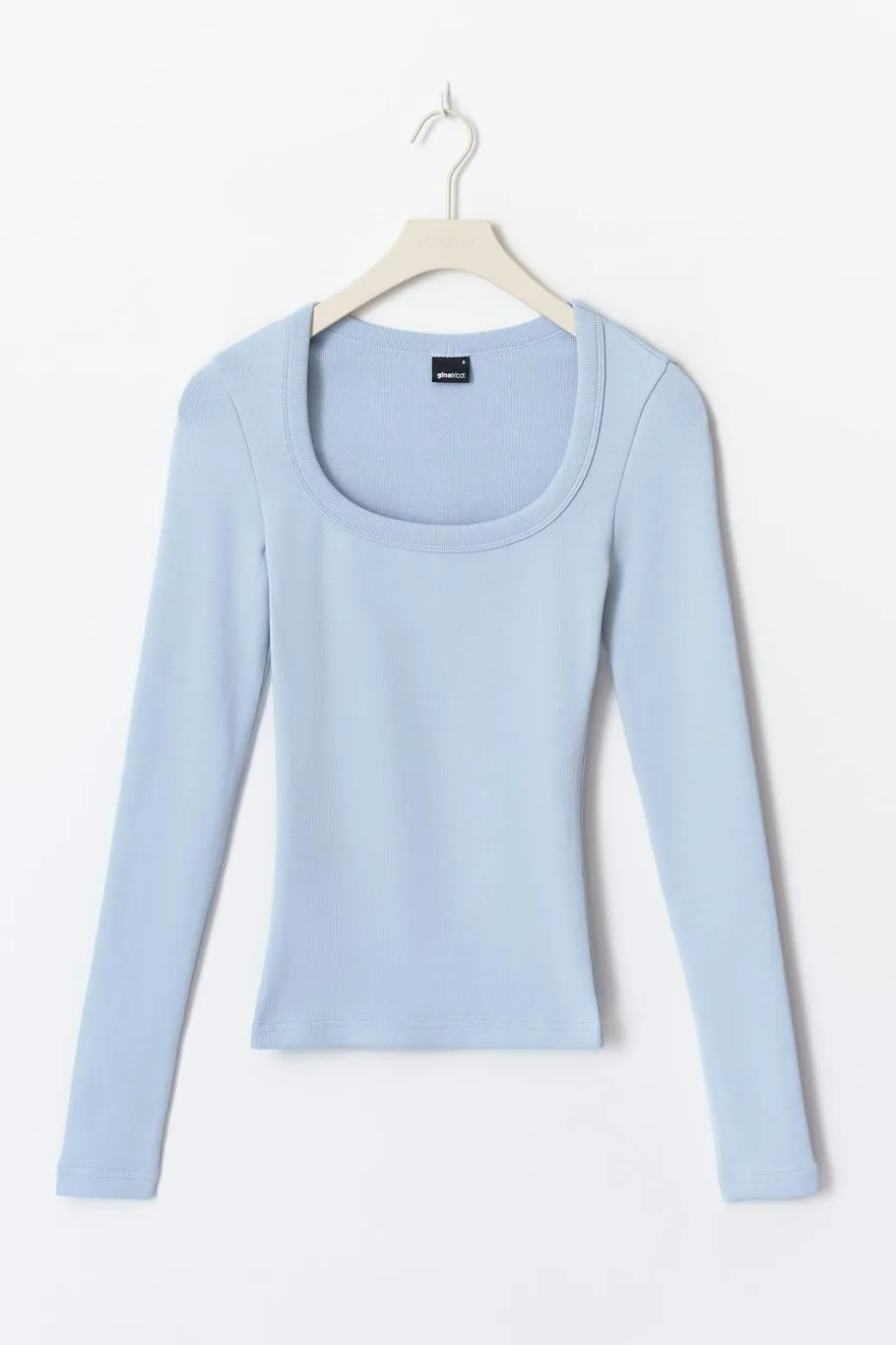 Super stretch scoop neck top