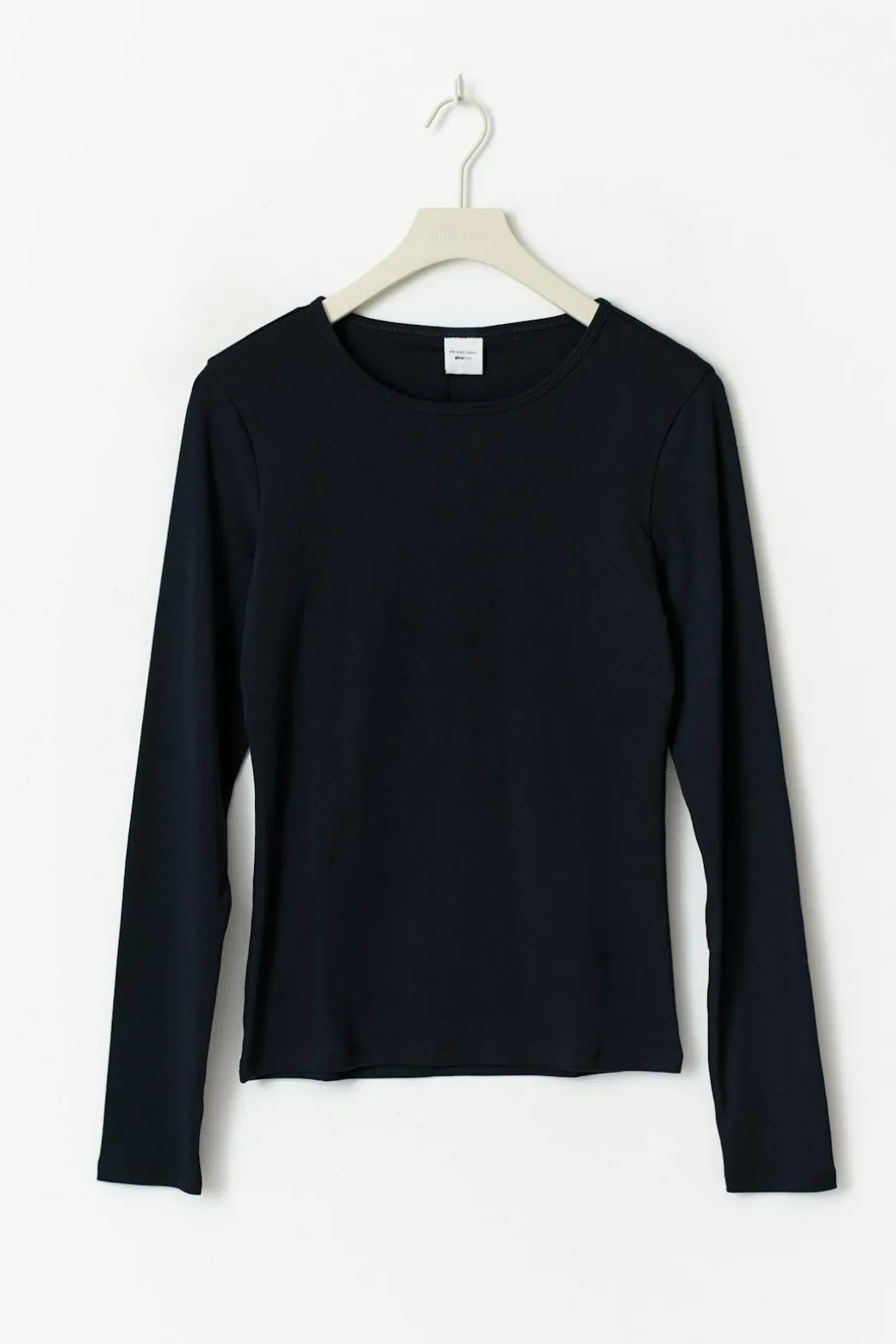 Tight fit long sleeve top