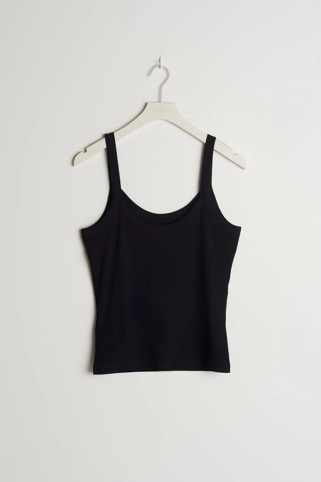 Tight fit rib singlet