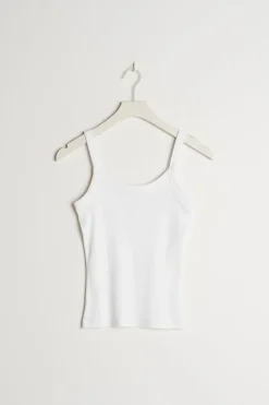 Tight fit rib singlet