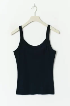 Tight fit rib singlet