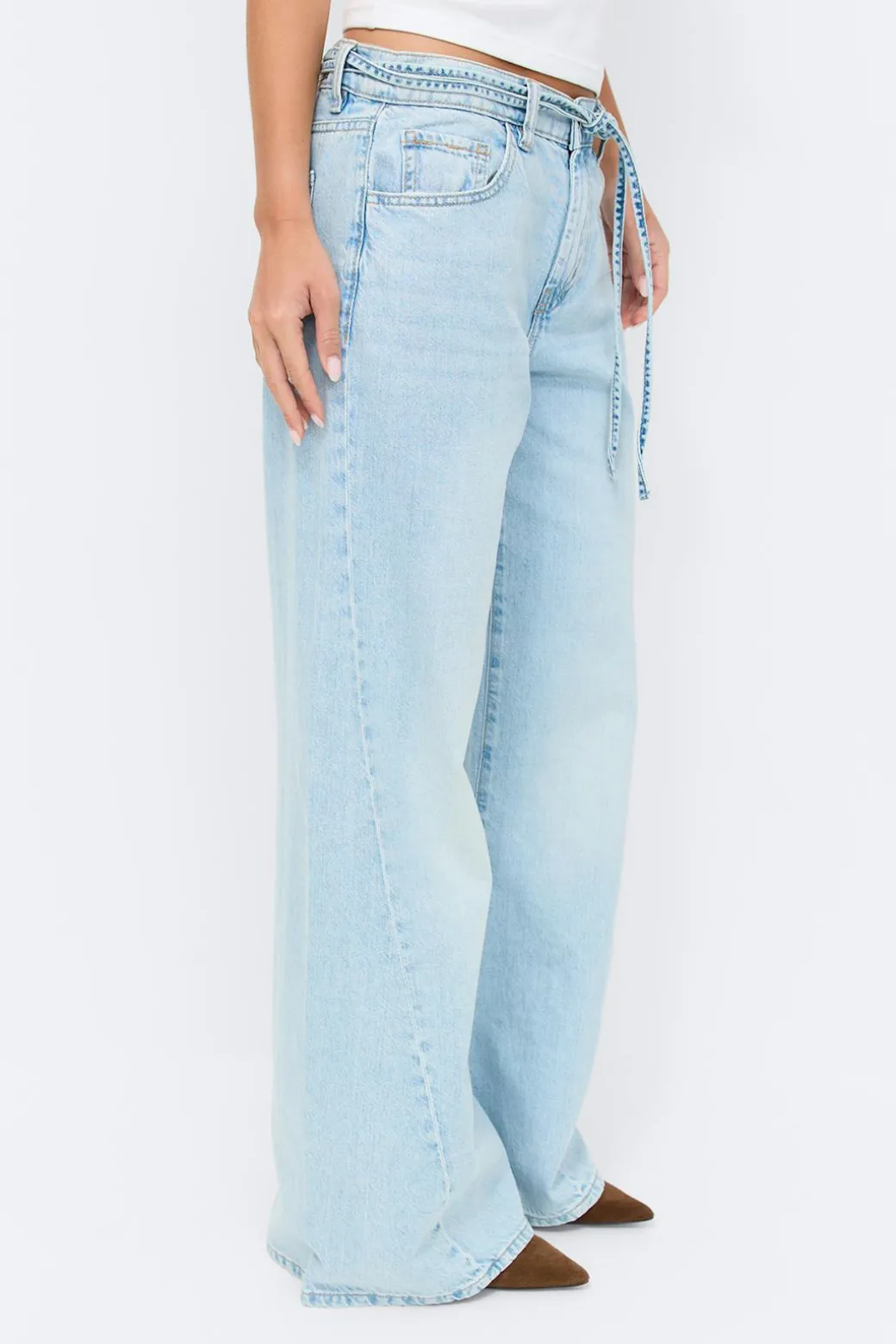 Twisted wide jeans