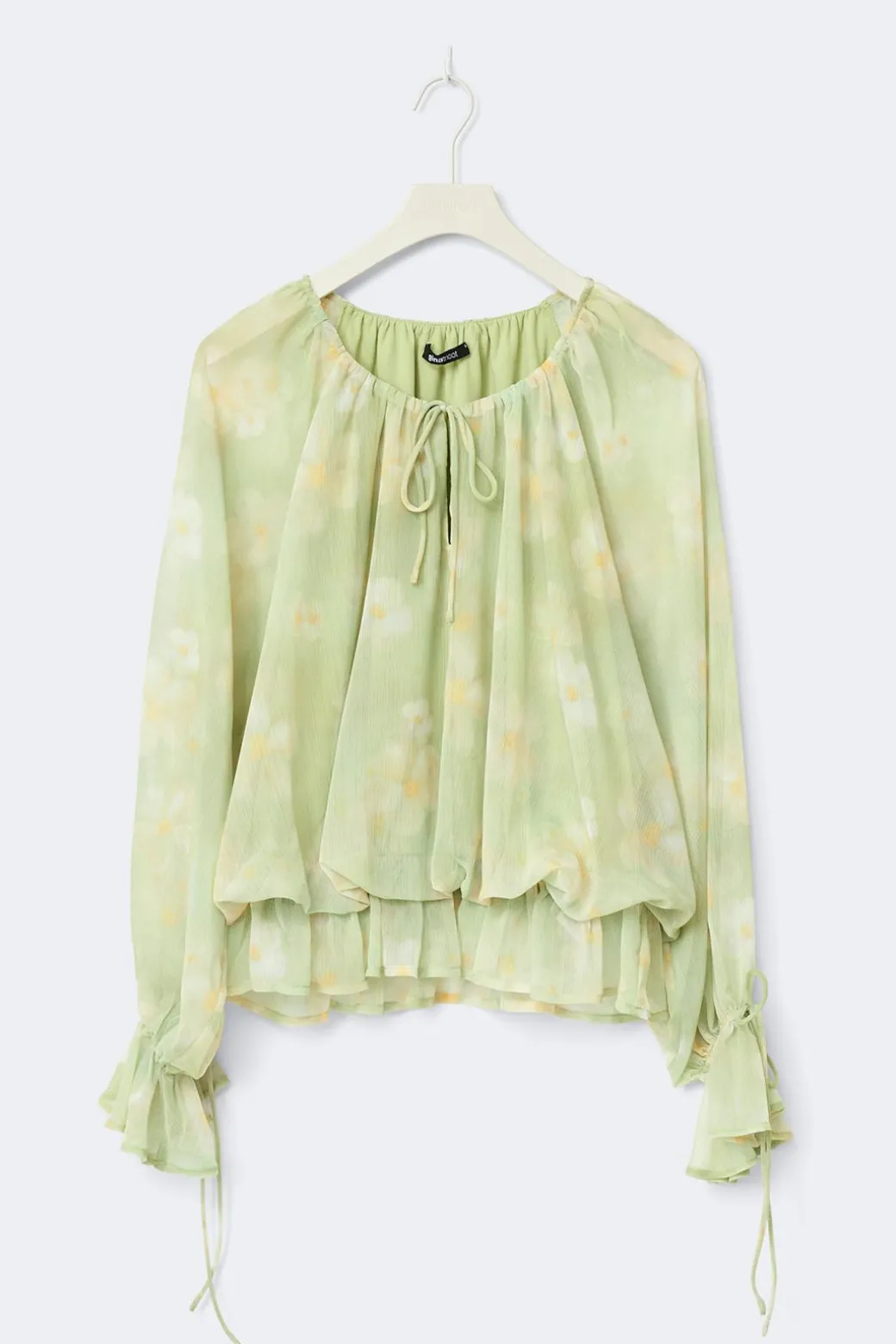 Wavy blouse