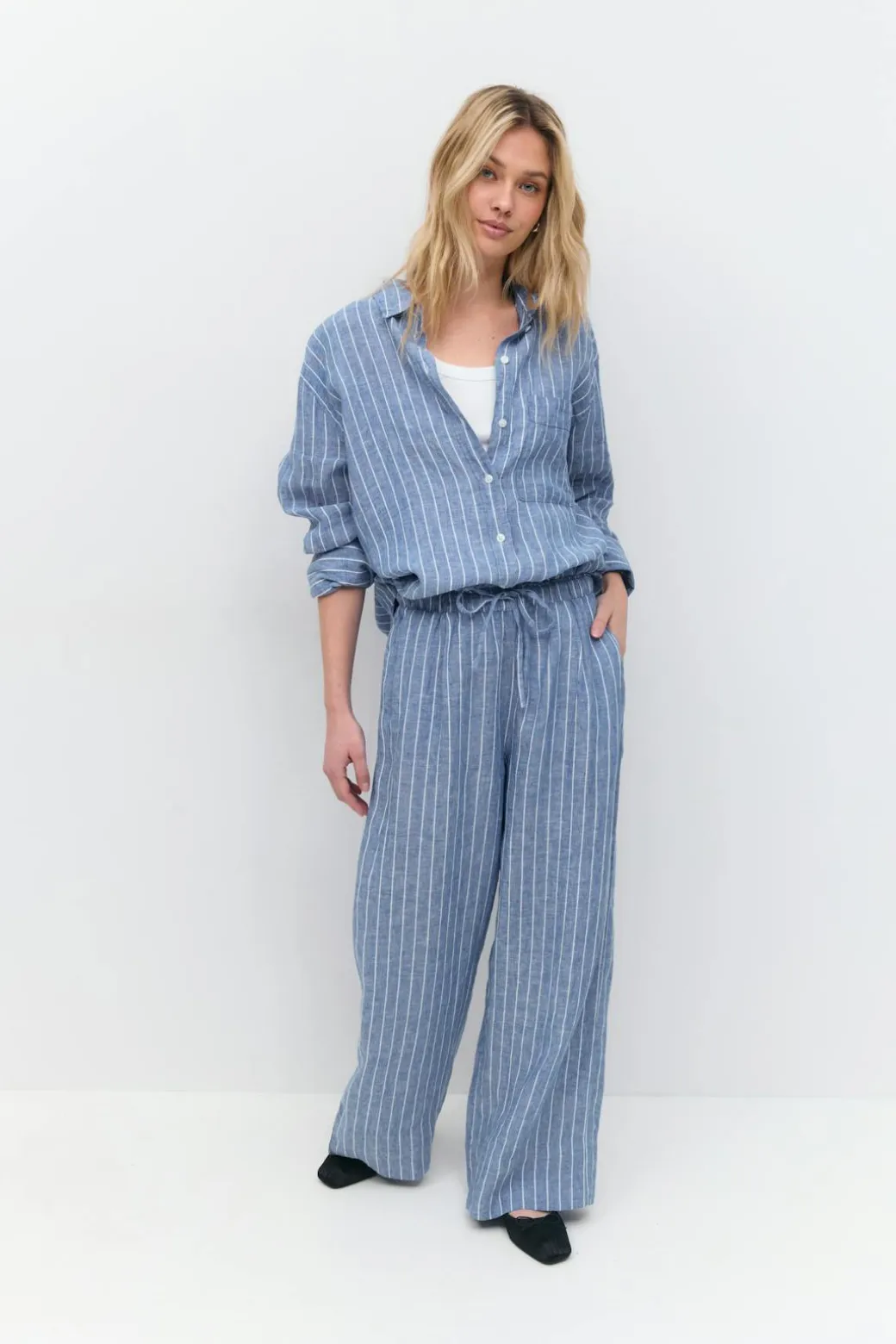 Wide linen trousers
