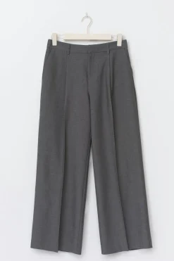 Wide pleated trousers